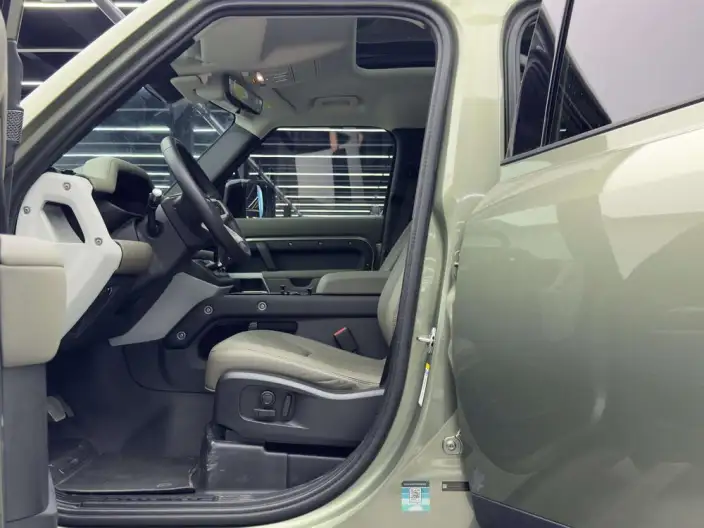 Land Rover Defender 2020 Model 110 P400 HSE – фото 14
