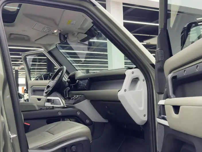 Land Rover Defender 2020 Model 110 P400 HSE – фото 18