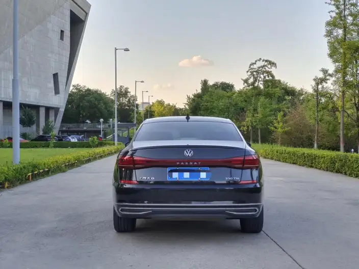 Volkswagen Passat 2022 Model 330TSI Deluxe Edition – фото 5