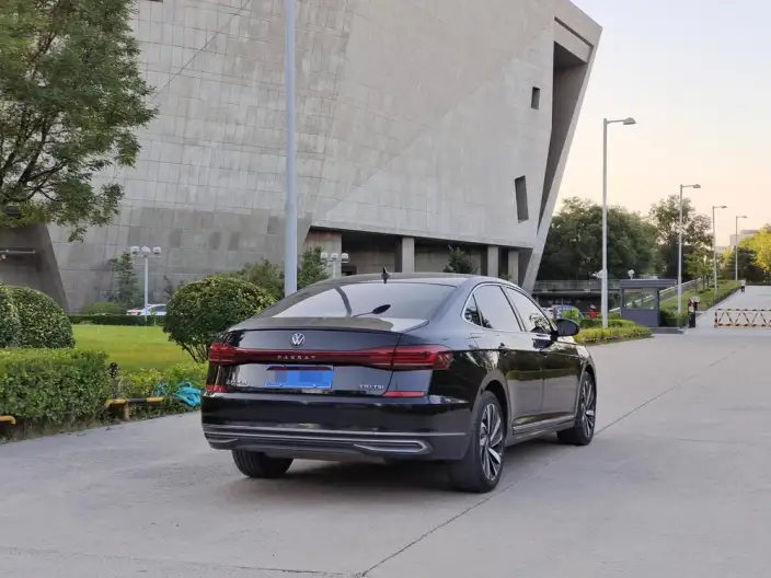 Volkswagen Passat 2022 Model 330TSI Deluxe Edition – фото 6