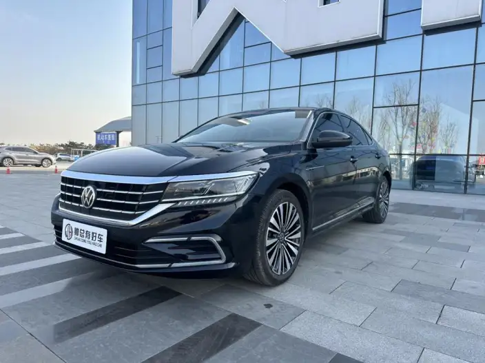 Volkswagen Passat 2021 Model 330TSI Deluxe Edition – фото 1