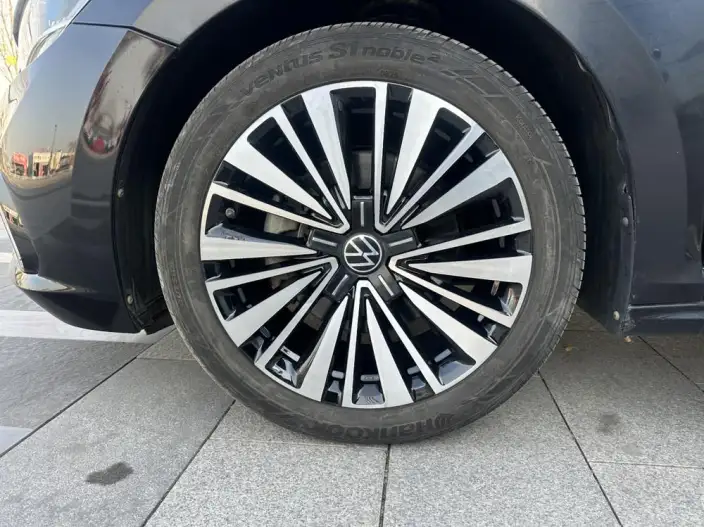 Volkswagen Passat 2021 Model 330TSI Deluxe Edition – фото 5