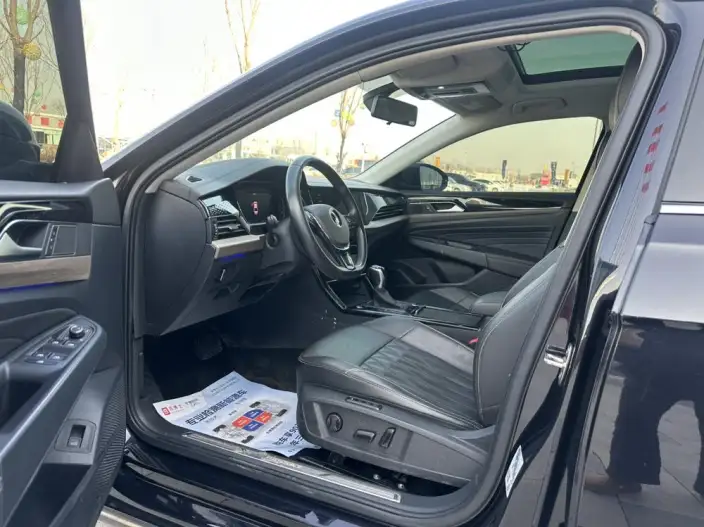 Volkswagen Passat 2021 Model 330TSI Deluxe Edition – фото 10