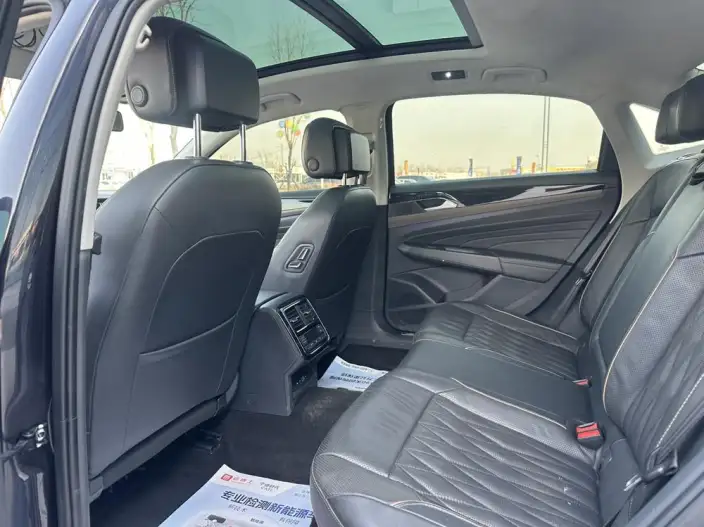 Volkswagen Passat 2021 Model 330TSI Deluxe Edition – фото 11