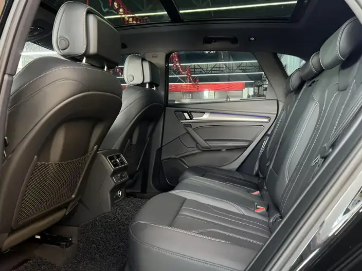 Audi Q5L 2026 Model quattro 45th Anniversary Collector Edition Edition 40TFSI Luxury Dynamic Model – фото 11