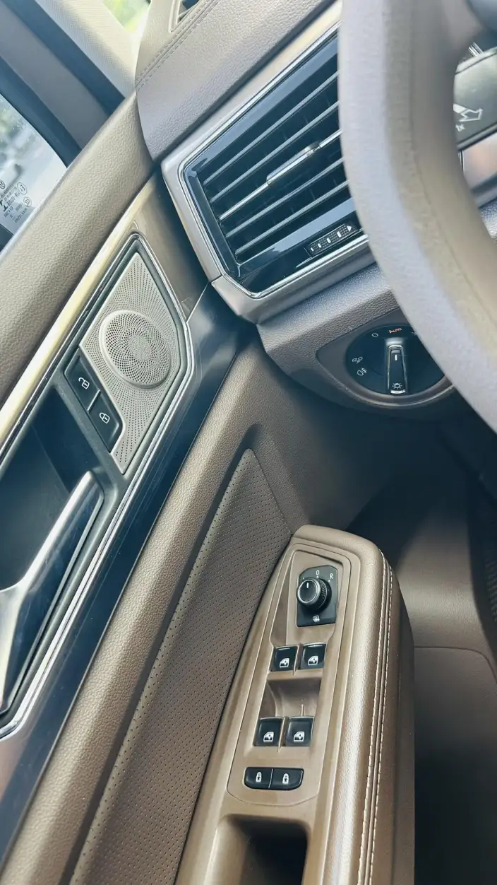 Viloran 2020 Model 330TSI Business Edition – фото 10