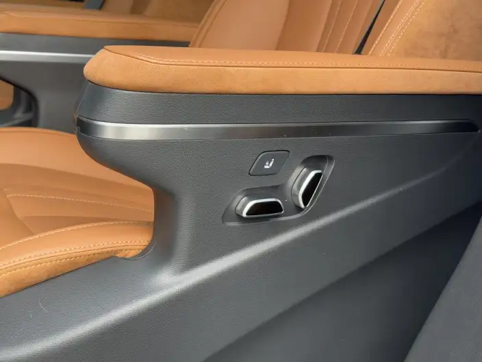 HONGQI HQ9 PHEV 2024 Model 4WD Business Edition – фото 16