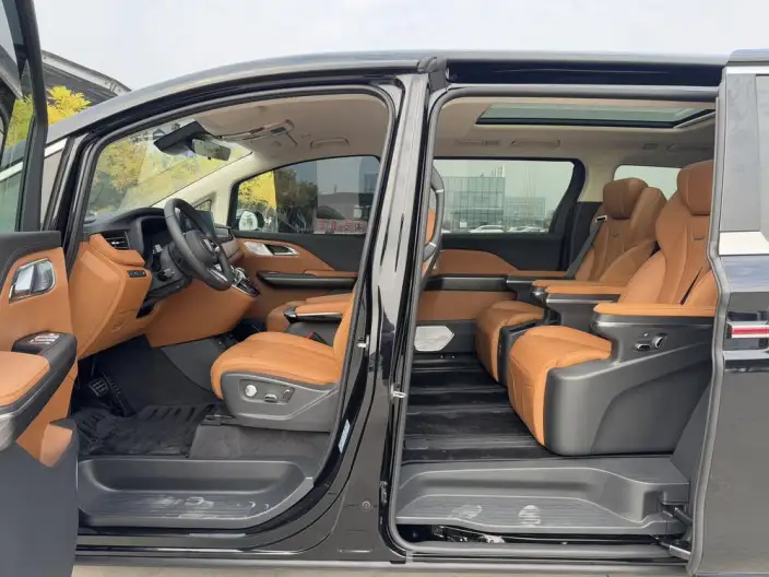 HONGQI HQ9 PHEV 2024 Model 4WD Business Edition – фото 24