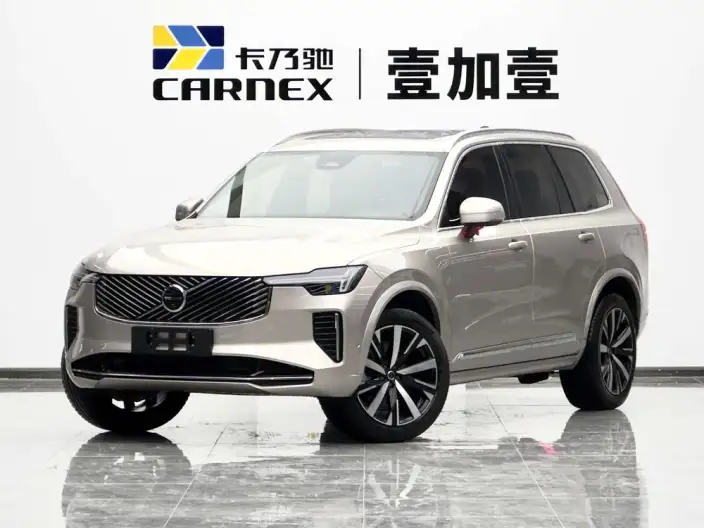 Volvo XC90 2025 Model Facelift B6 Smart Range Deluxe Edition 6 seat – фото 1