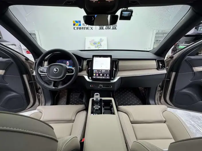Volvo XC90 2025 Model Facelift B6 Smart Range Deluxe Edition 6 seat – фото 10