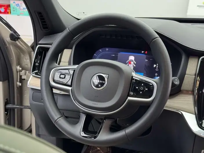 Volvo XC90 2025 Model Facelift B6 Smart Range Deluxe Edition 6 seat – фото 12