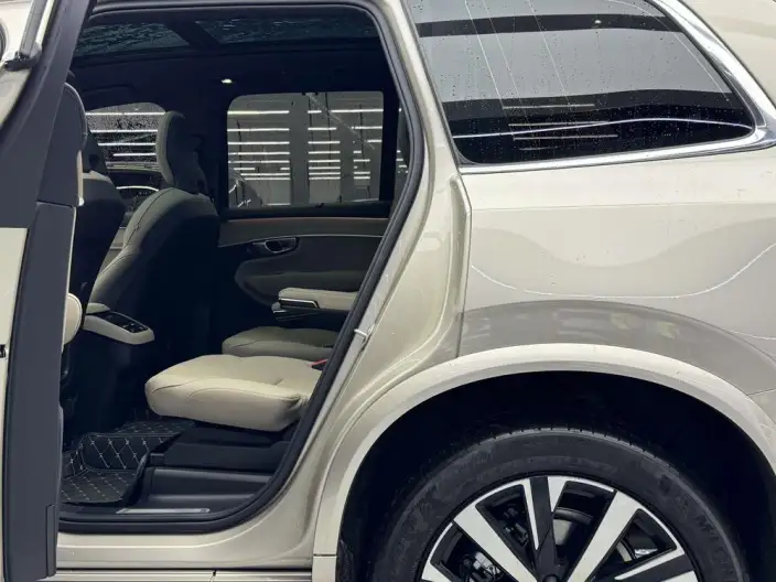 Volvo XC90 2025 Model Facelift B6 Smart Range Deluxe Edition 6 seat – фото 14