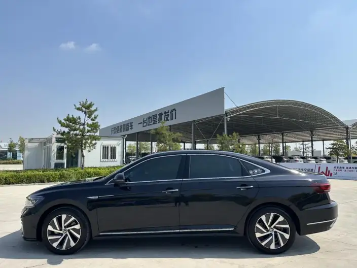 Volkswagen Passat PHEV 2022 Model 430PHEV Hybrid Business Edition – фото 4