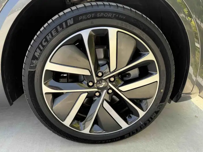Li Auto L9 2022 Model Max Edition – фото 10