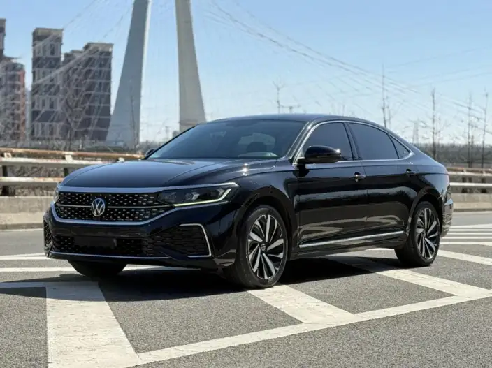 Volkswagen Passat 2023 Model 330TSI Starry sky Elite Edition – фото 1