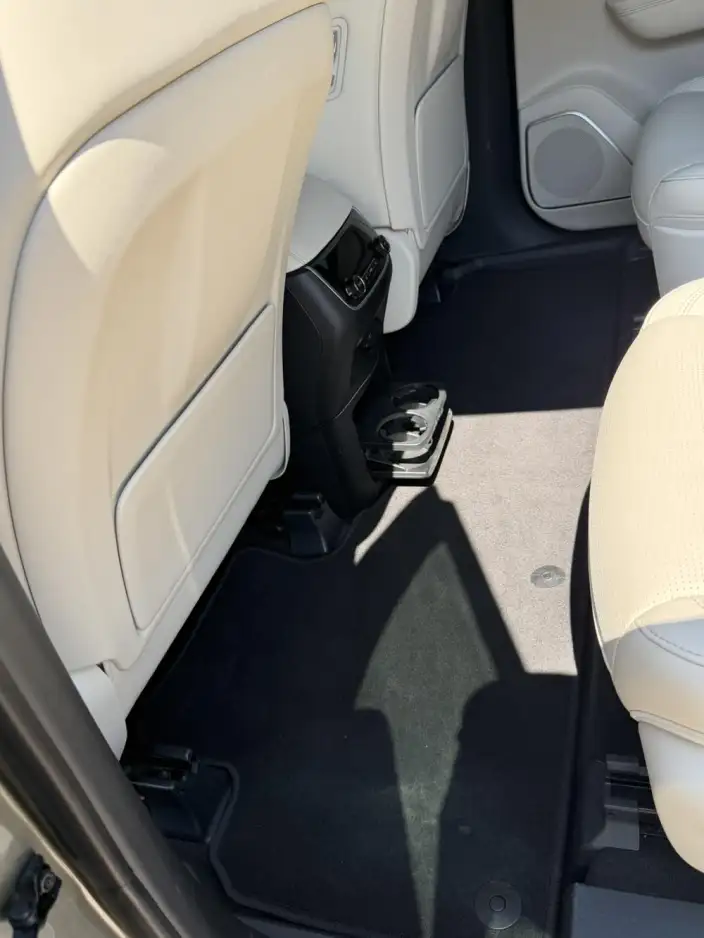 Li Auto ONE 2021 Model Extended Range 6 seat Edition – фото 14