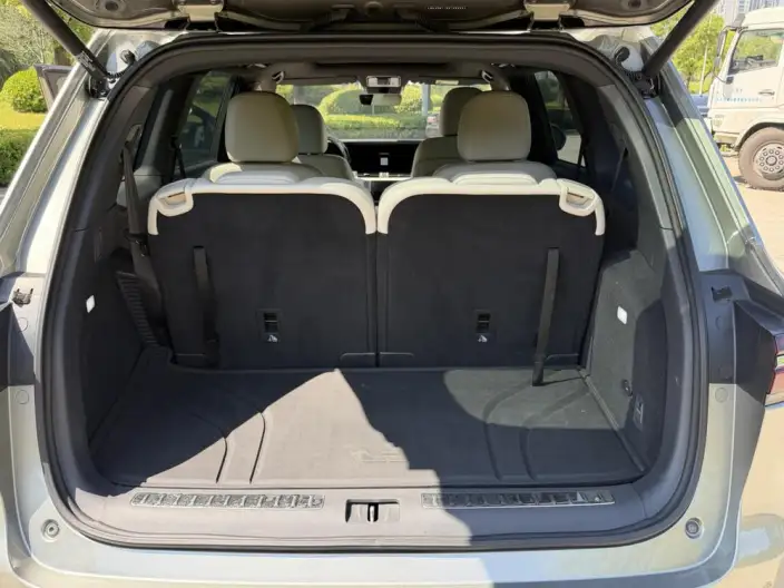 Li Auto ONE 2021 Model Extended Range 6 seat Edition – фото 18