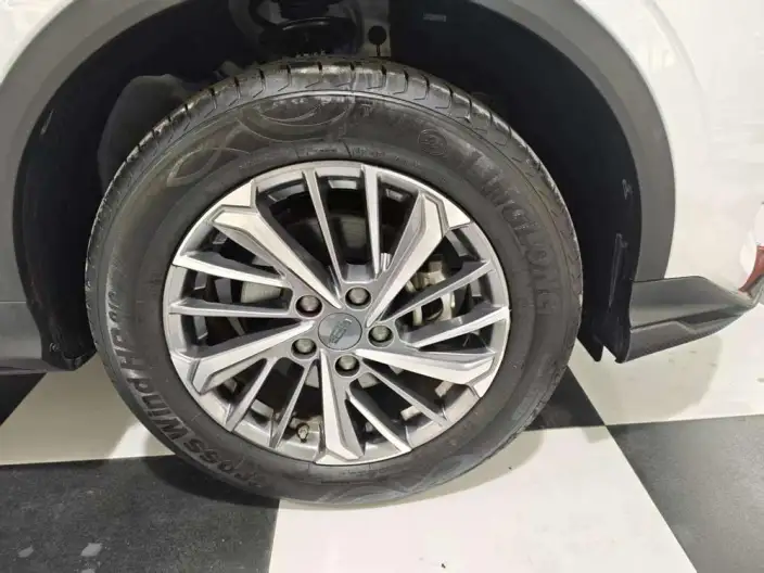 Geely Binyue 2021 Model 240T DCT Platinum edition – фото 8