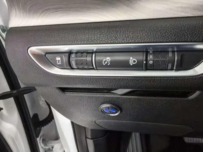 Geely Binyue 2021 Model 240T DCT Platinum edition – фото 9