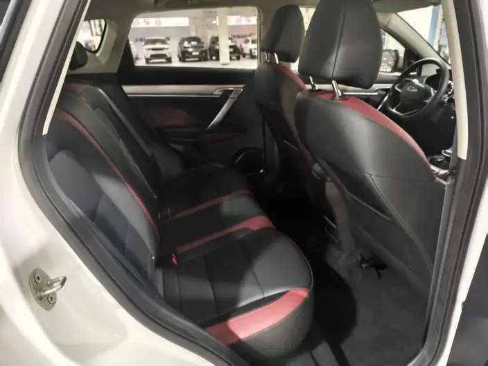 Geely Binyue 2021 Model 240T DCT Platinum edition – фото 17