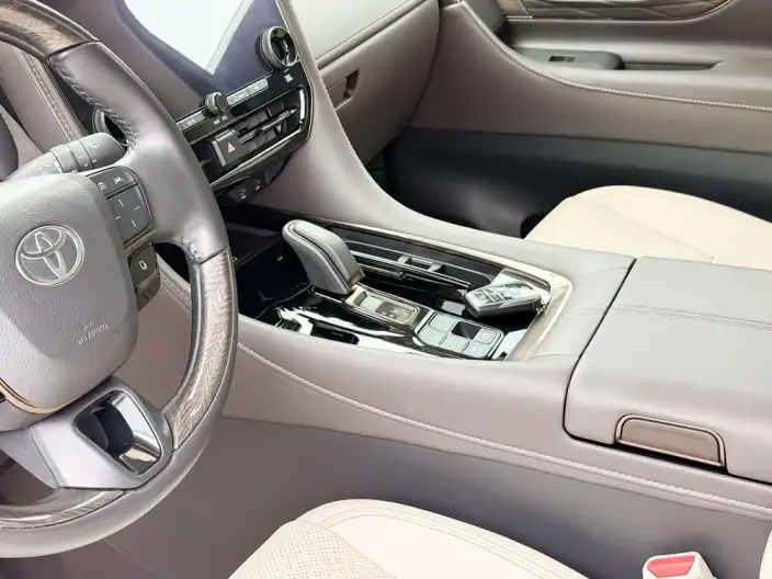Elfa 2023 Model 2.5L Intelligent Hybrid 4WD Premium – фото 6