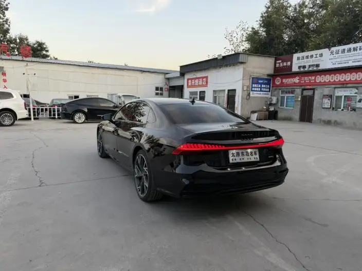 Audi A7 L 2022 Model 45 TFSI quattro S-line Black Samurai Edition – фото 4
