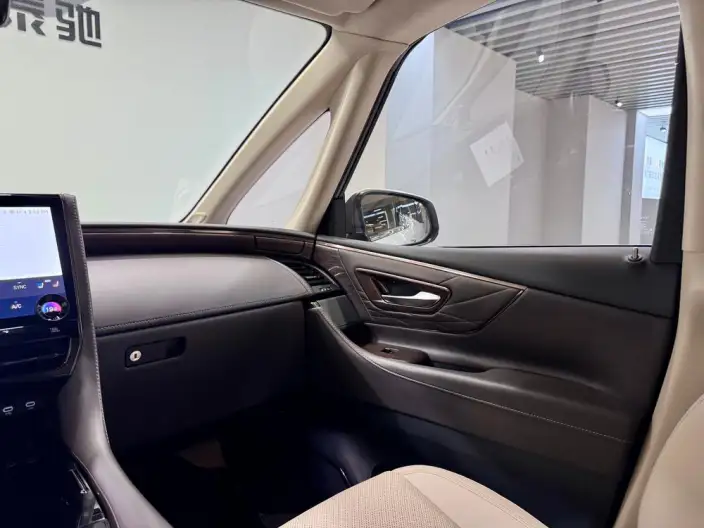 Elfa 2023 Model 2.5L Intelligent Hybrid 4WD Premium Edition – фото 15