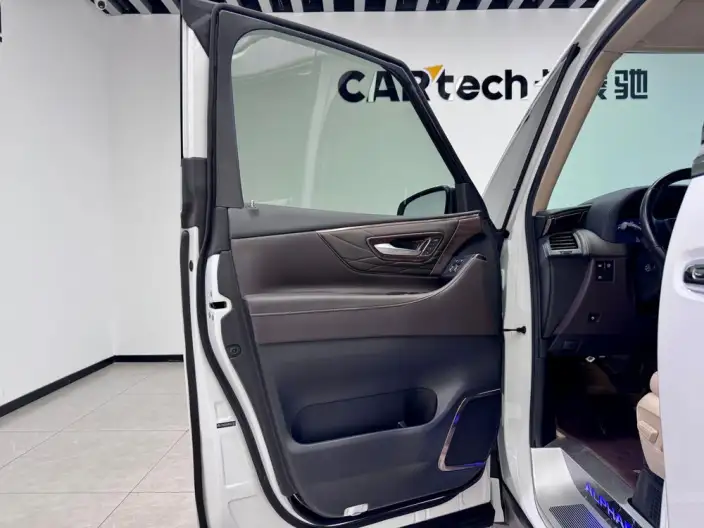 Elfa 2023 Model 2.5L Intelligent Hybrid 4WD Premium Edition – фото 26