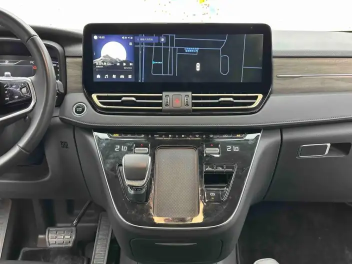 HONGQI HQ9 PHEV 2024 Model 4WD Business Edition – фото 10