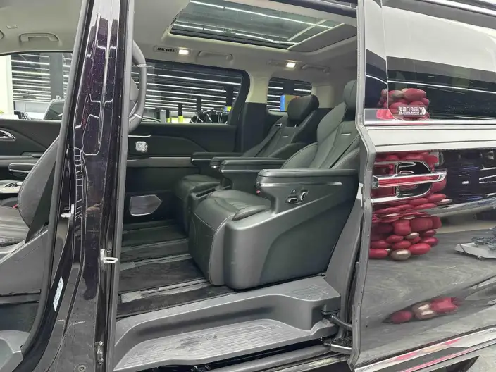 HONGQI HQ9 PHEV 2024 Model 4WD Business Edition – фото 13
