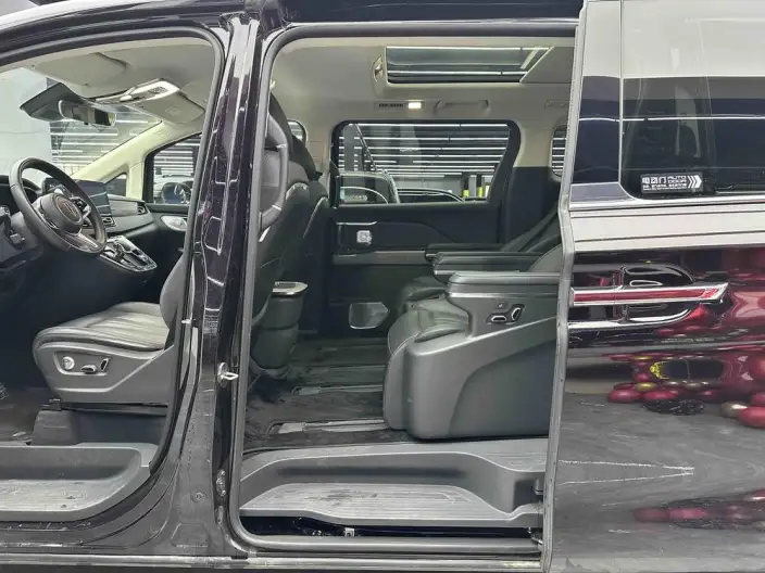 HONGQI HQ9 PHEV 2024 Model 4WD Business Edition – фото 14