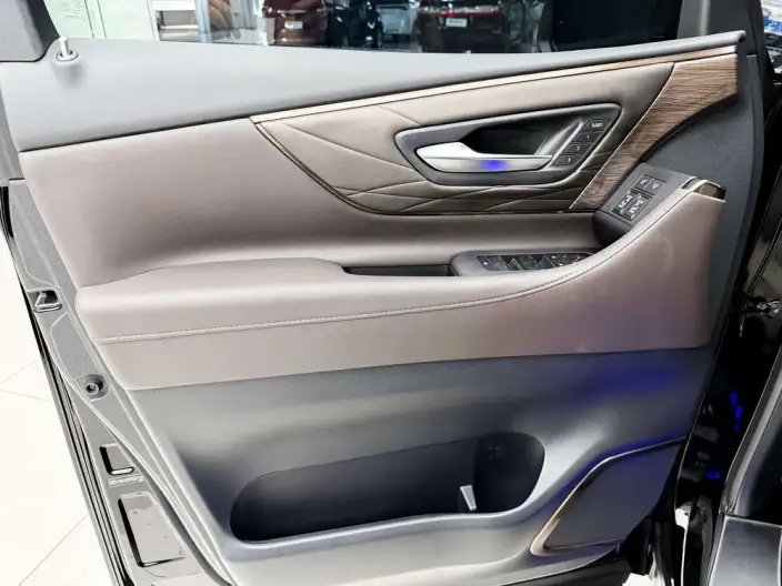 Vellfire 2023 Model Toyota Crown 2.5L Intelligent Hybrid 4WD Supreme Executive Edition – фото 7