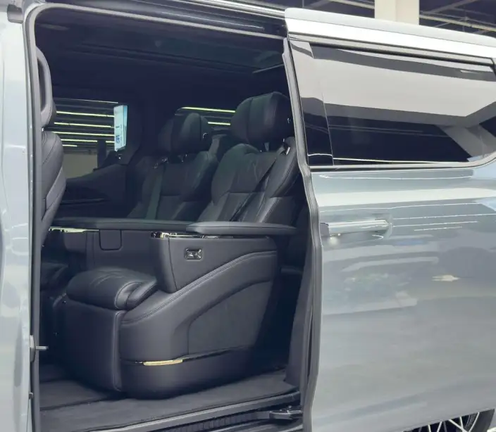 ZEEKR 009 2024 Model VI seat Executive Edition 4WD 108kWh – фото 7