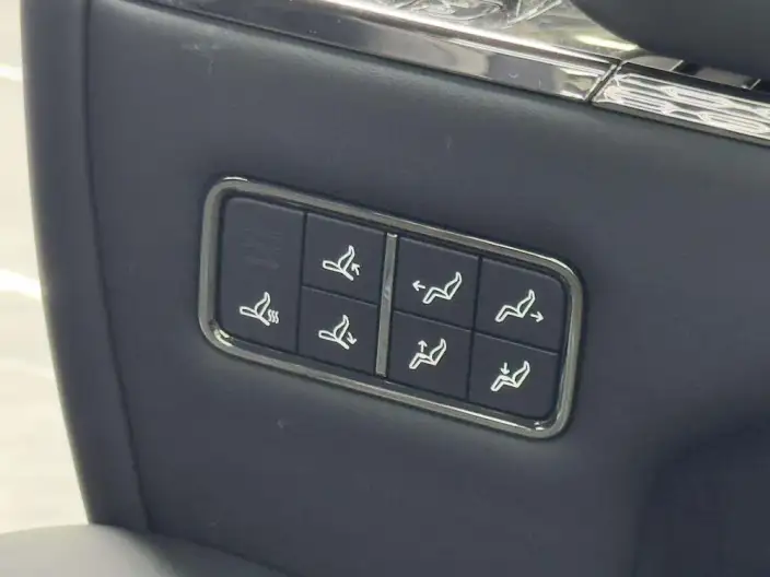 ZEEKR 009 2024 Model VI seat Executive Edition 4WD 108kWh – фото 18