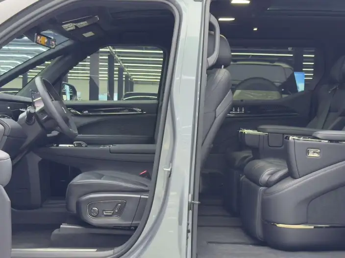 ZEEKR 009 2024 Model VI seat Executive Edition 4WD 108kWh – фото 20