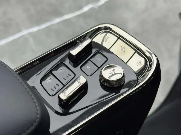 ZEEKR 009 2024 Model VI seat Executive Edition 4WD 108kWh – фото 22