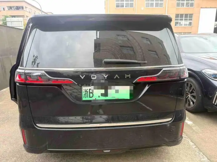 VOYAH Dreamer PHEV 2024 Model Ultra-long Endurance Ultimate Edition – фото 3