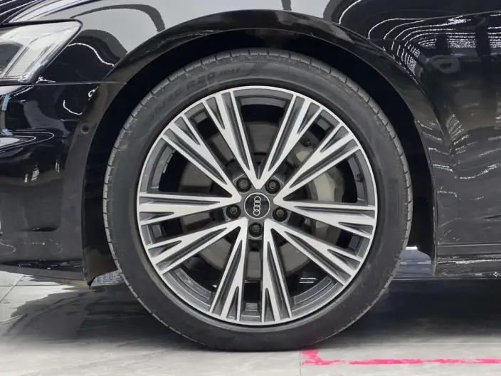Audi A6L 2023 Model 55 TFSI quattro Exclusive Dynamic Model – фото 7
