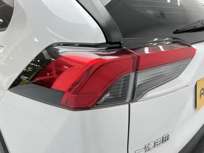 Toyota RAV4 2022 Model 2.0L CVT 2WD Fashion edition – фото 13