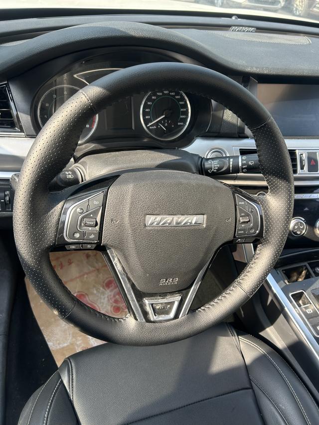 Hongqi E-QM5 2022 BEV 431km Joyful 5-Seater – фото 7