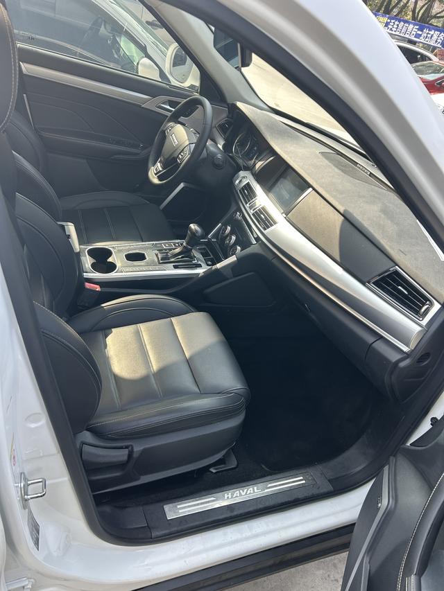 Hongqi E-QM5 2022 BEV 431km Joyful 5-Seater – фото 9