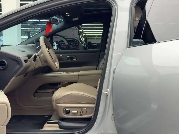 Li Auto i6 2025 Model 2WD Standard Edition – фото 17