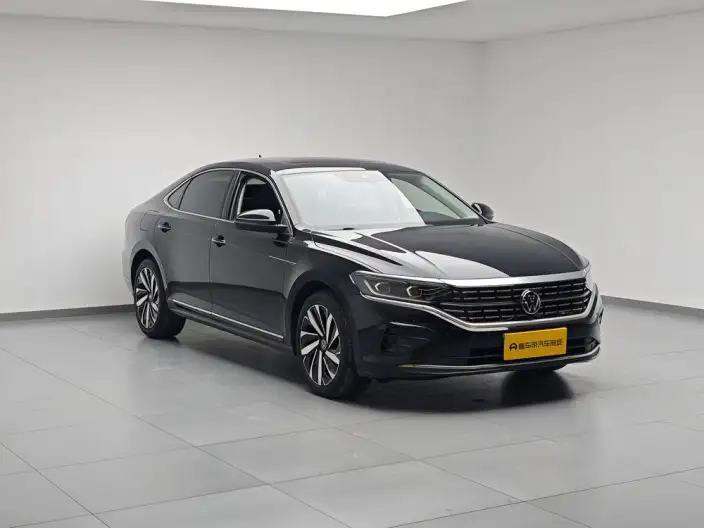 Volkswagen Passat 2023 Model 330TSI Premium Edition – фото 3