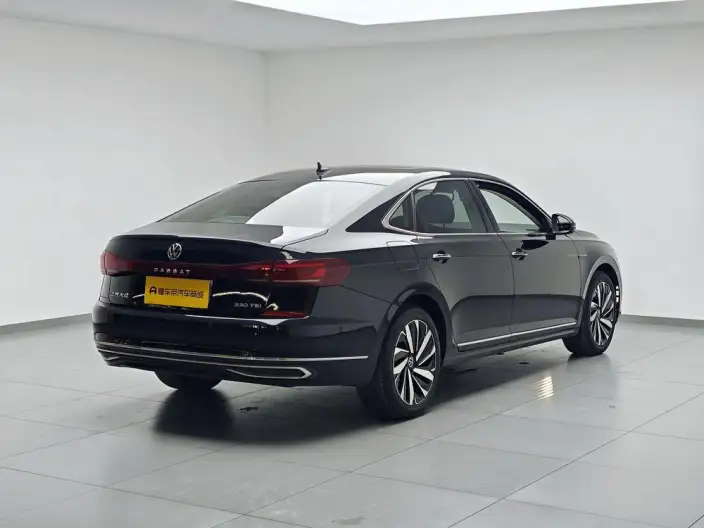 Volkswagen Passat 2023 Model 330TSI Premium Edition – фото 7