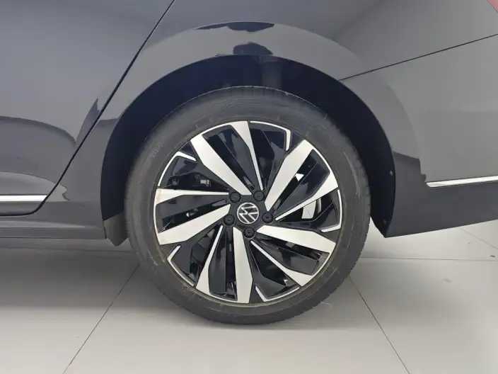Volkswagen Passat 2023 Model 330TSI Premium Edition – фото 9