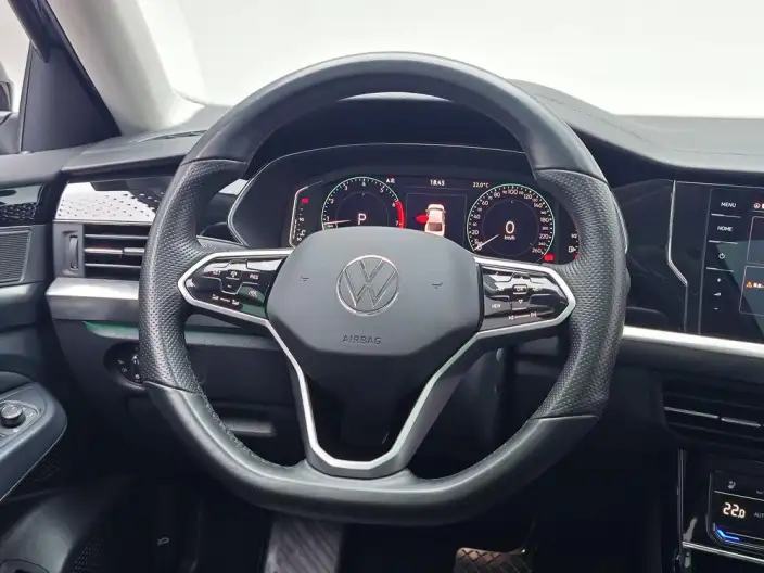 Volkswagen Passat 2023 Model 330TSI Premium Edition – фото 16