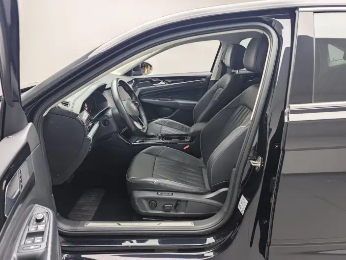 Volkswagen Passat 2023 Model 330TSI Premium Edition – фото 17