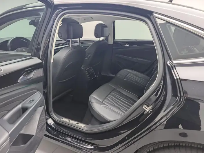 Volkswagen Passat 2023 Model 330TSI Premium Edition – фото 18