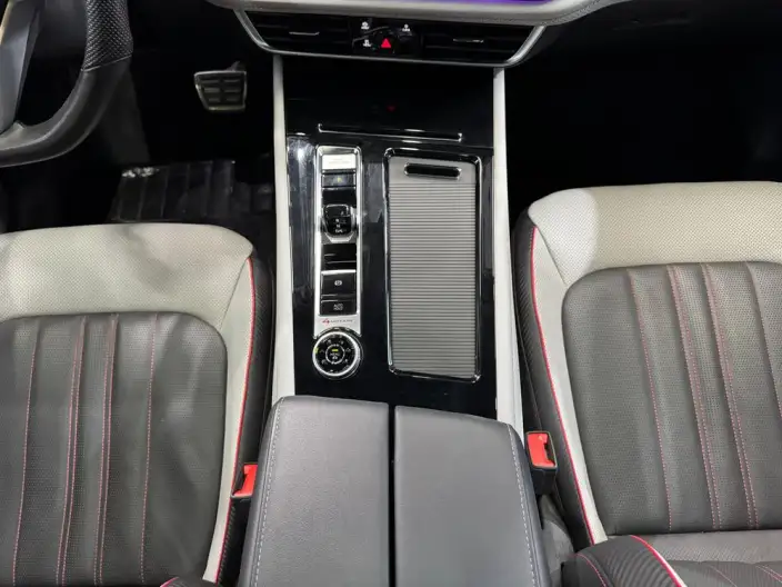 Volkswagen Teramont 2023 Model Teramont X 530 V6 4WD Respect Ultimate Edition – фото 12
