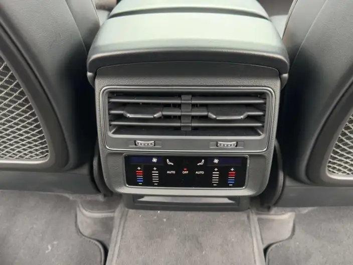 Audi Q7 2023 Model 55 TFSI quattro S line Noble Model – фото 8